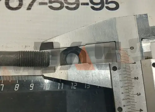 Болт шатуна D9