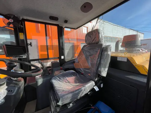 Фронтальный погрузчик Lonking ZL50HC купить в Красноярске