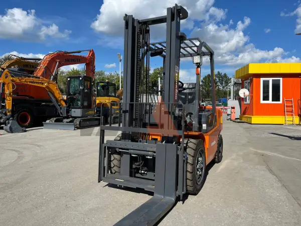 Дизельный вилочный погрузчик Lonking FD35T купить в Красноярске